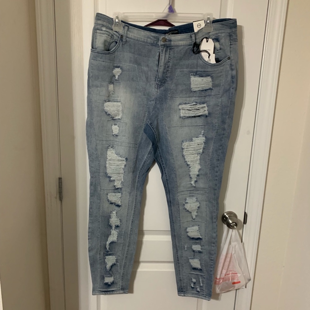 White wash distressed jeans